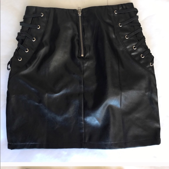 LF seek label side lace leather mini skirt - Picture 2 of 6